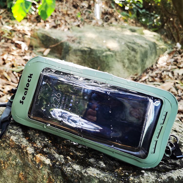 Nauči vas, kako izbrati kakovostno torbo za mobilni telefon na plaži